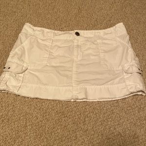 ADORABLE WHITE SKIRT!